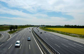 在河南省境內(nèi)，夜間使用ETC過收費(fèi)站的貨車享九折優(yōu)惠