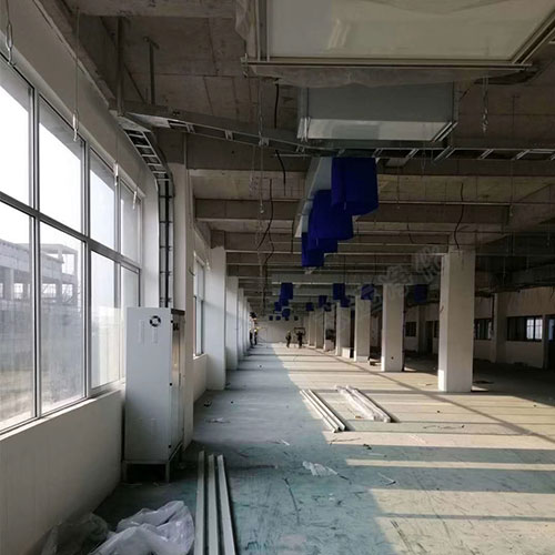 電子無(wú)塵車(chē)間風(fēng)管安裝工作-志遠(yuǎn)凈化工程項(xiàng)目