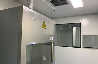 10月9日，志遠(yuǎn)凈化工程項(xiàng)目傳回的河南某科研單位實(shí)驗(yàn)室施工進(jìn)度